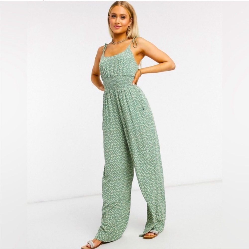 AE Tie Strap Wide Leg Floral Jumpsuit, Size M (8-10), Never worn with Tags